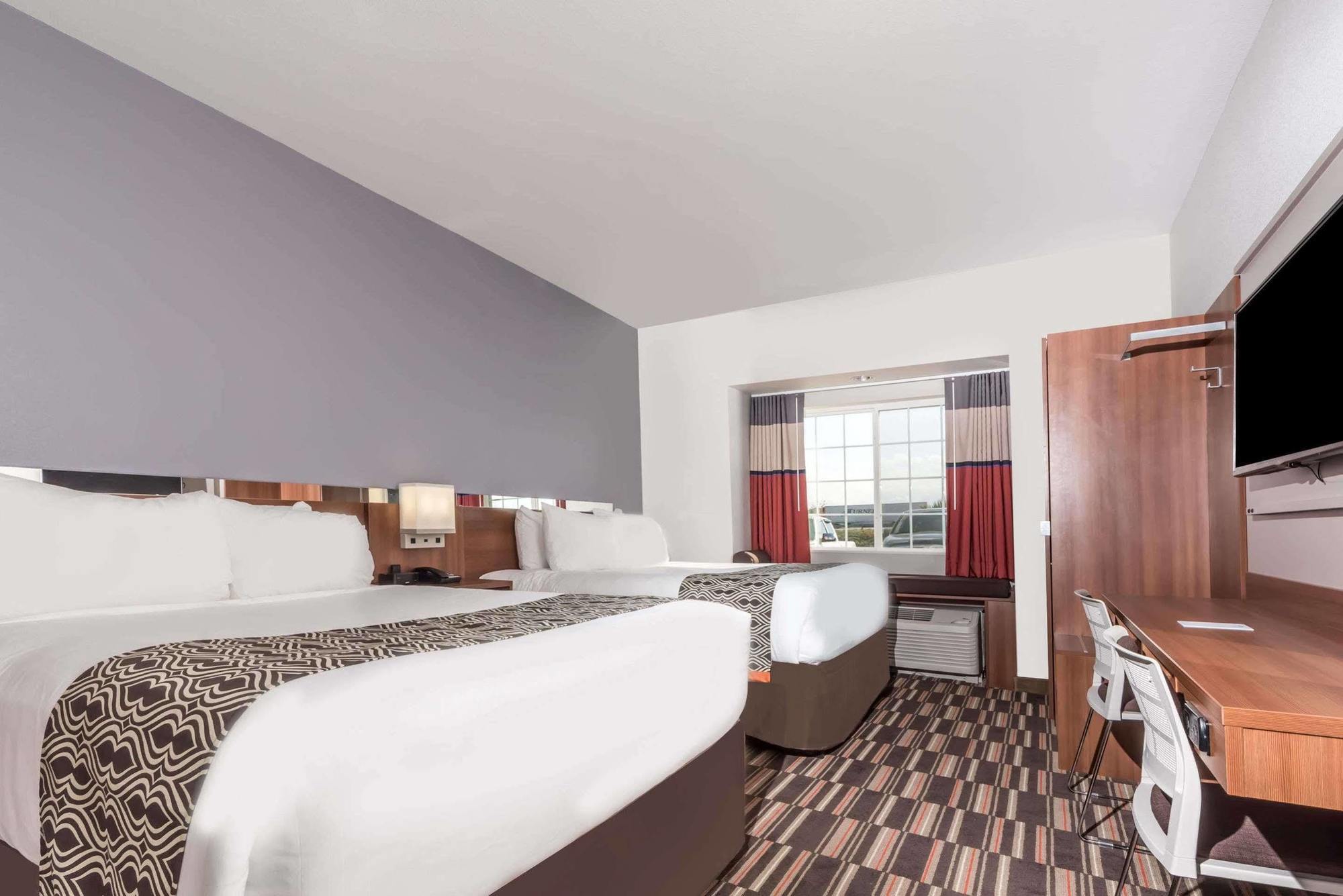 Microtel Inn & Suites By Wyndham Суитуотър Екстериор снимка